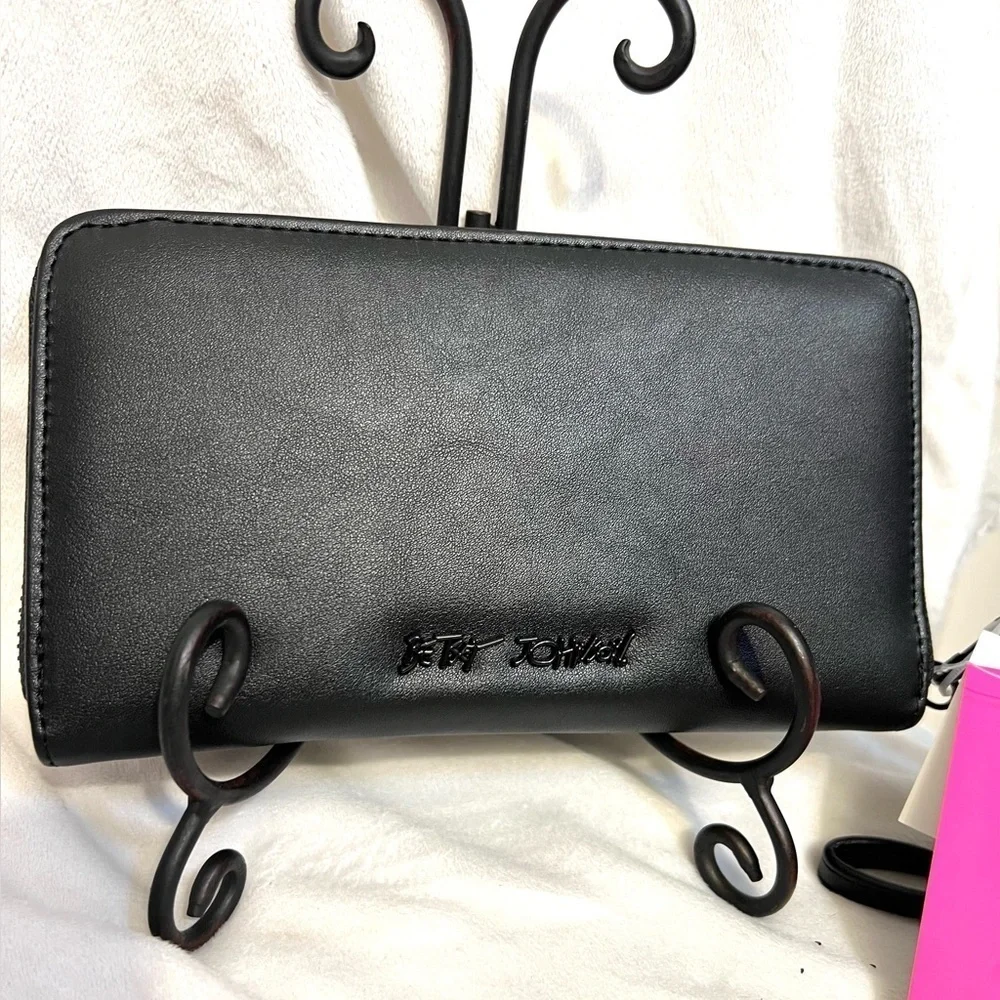 🕷️BETSEY JOHNSON ZIP AROUND SPIDER WRISTLET/WALLET🕷️NWT